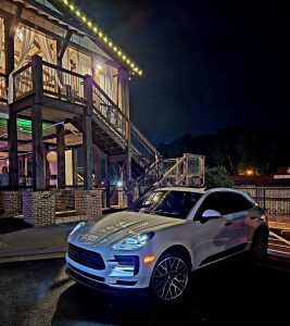 Porsche Macan (King Julian)